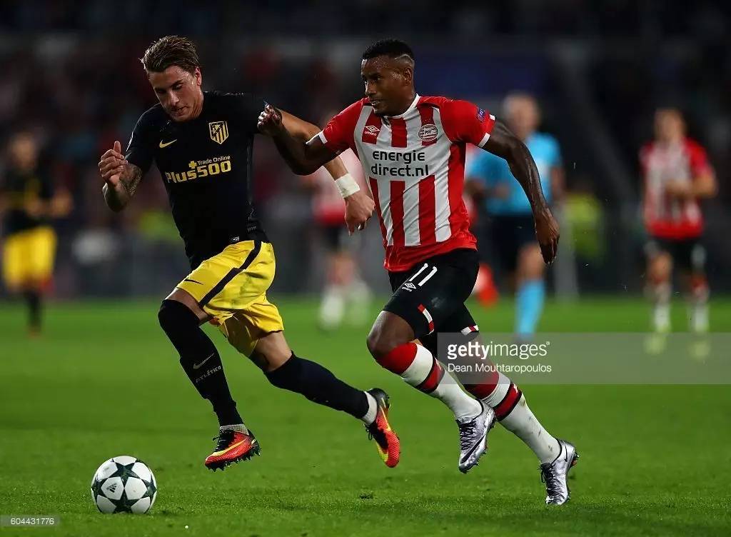 虎扑网-关于今晚埃因霍温门线救险：西甲节点到来；悬念犹存；更衣室氛围转暖的信息