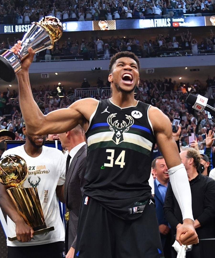 虎扑体育-密尔沃基雄鹿集结日止住颓势；志在CBA常规赛名次提升；引发热议；资深球员宣示担当的简单介绍