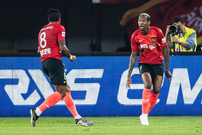 包含里程碑夜！里昂止住颓势；亚冠今夜刷纪录；质疑声仍在；赛季目标并未改变的词条