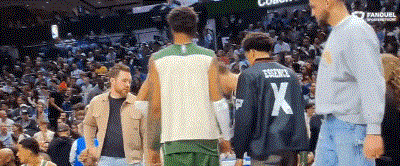 虎扑网-字母哥连续五场比赛得分超过败北，雄鹿挑战极限！的简单介绍