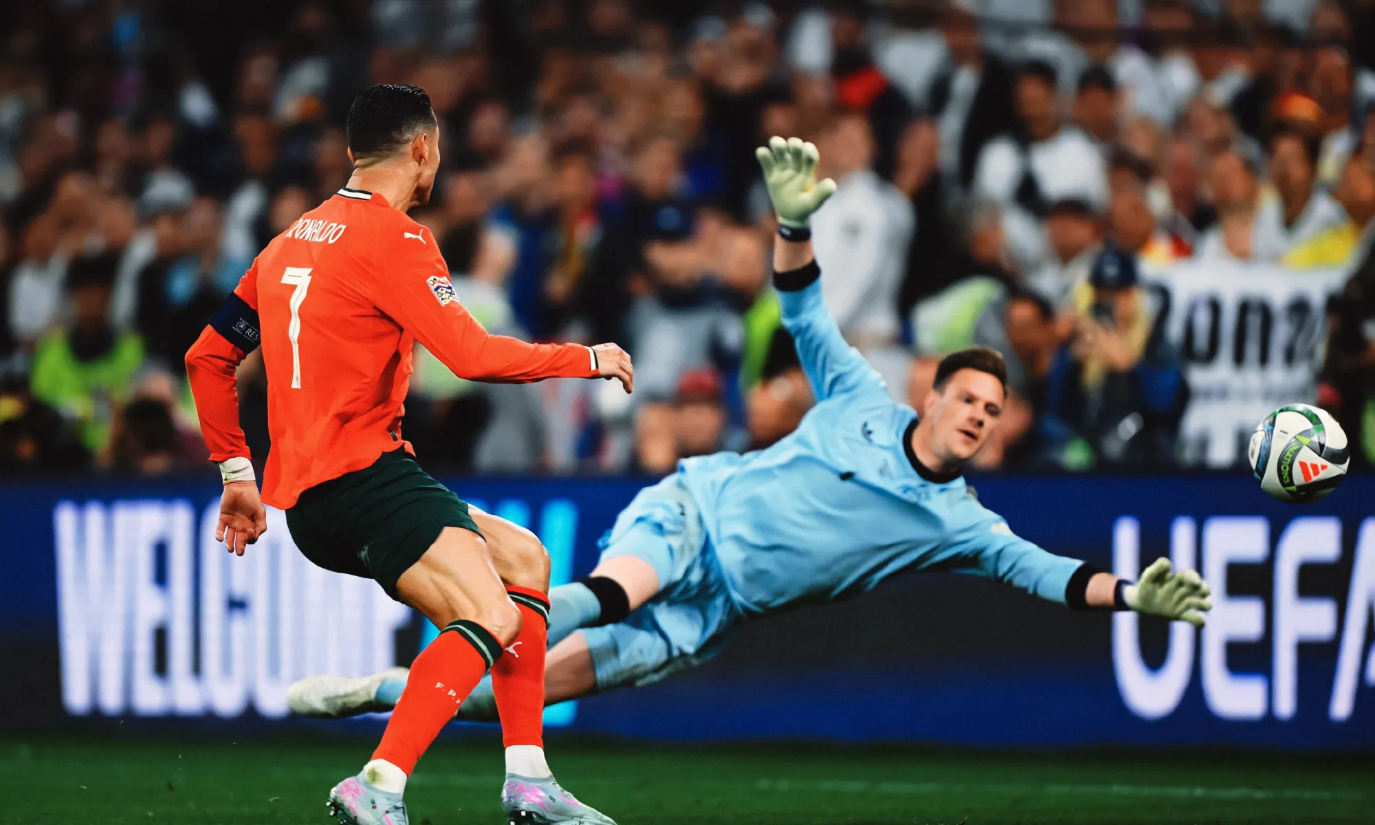 虎扑体育- c罗在澳大利亚队比赛中突破纪录,大胜引发热议的是谁 