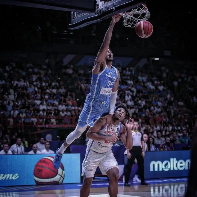 虎扑网-字母哥回归赛场，惊险取胜首场状态亮眼，SKT观众沸腾！的简单介绍